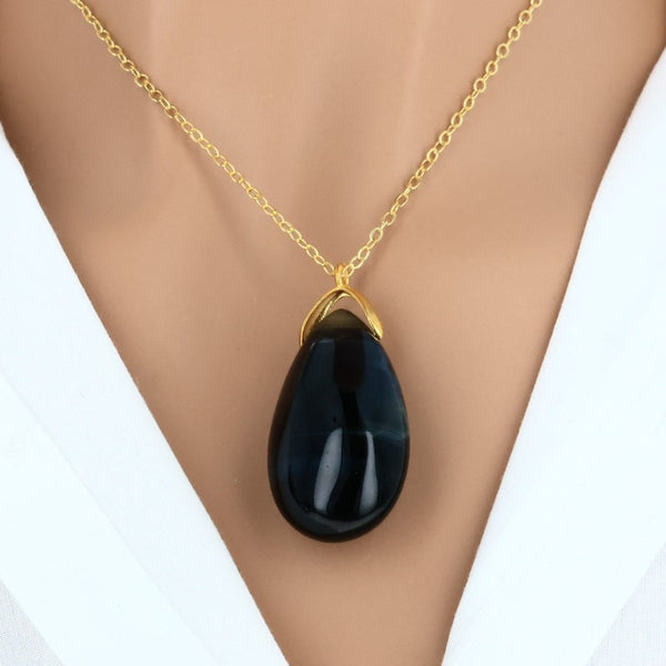 Bijou en pierre naturelle Œil de Faucon, pendentif larme bleu sombre