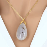 Pendentif larme en Agate Botswana – pierre naturelle élégante