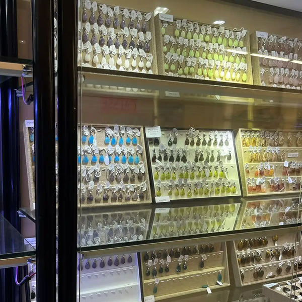 Bijoux en pierres naturelles, bagues et pendentifs