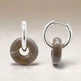 Boucles d'Oreilles Agate Botswana ANELIA® – donut 15 mm, créole argentée