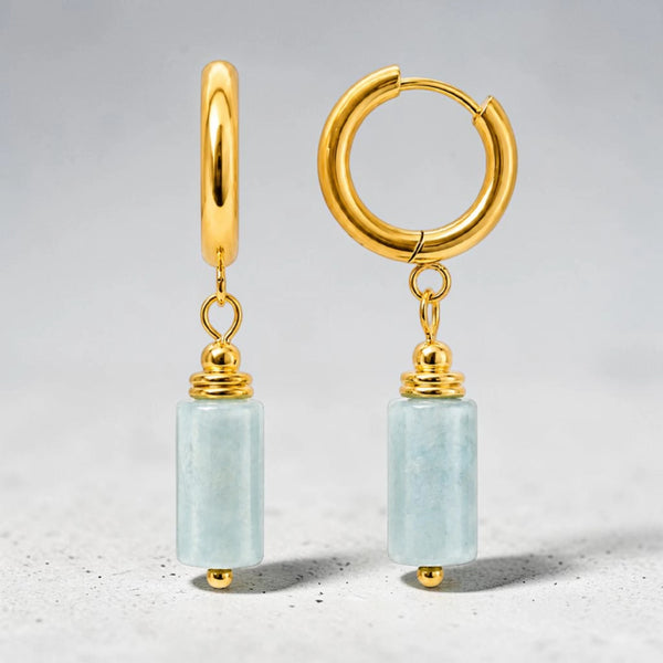 Boucles d'oreilles aigue-marine en pierre naturelle taillée en tube sur créole dorée