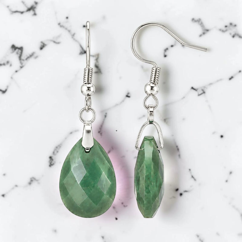 Boucles d'Oreilles Aventurine Verte LARIA® – goutte facettée 18 mm, crochet argenté