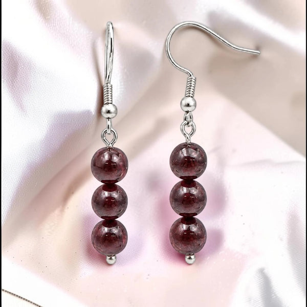 Boucles d'oreilles grenat rouge en pierre naturelle, trois boules de 6 mm sur crochet acier argenté