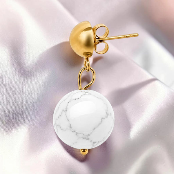 Boucle d'oreille femme en acier inoxydable doré avec pierre howlite blanche naturelle