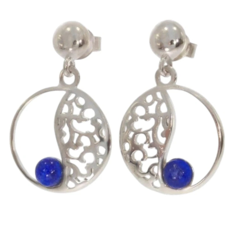 Paire de boucles d'oreilles lapis-lazuli Alnaïr sur fond blanc, argent 925 rhodié