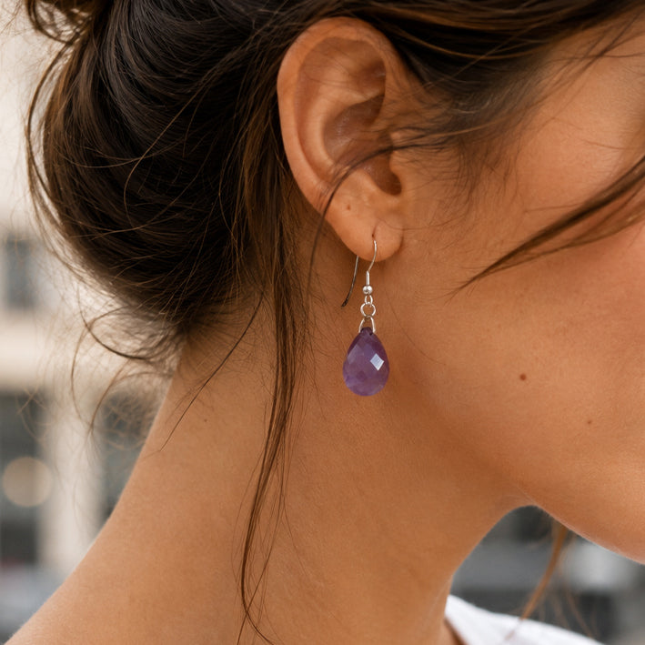 Boucles d'oreilles pendantes femme en acier argenté avec pierre améthyste en goutte