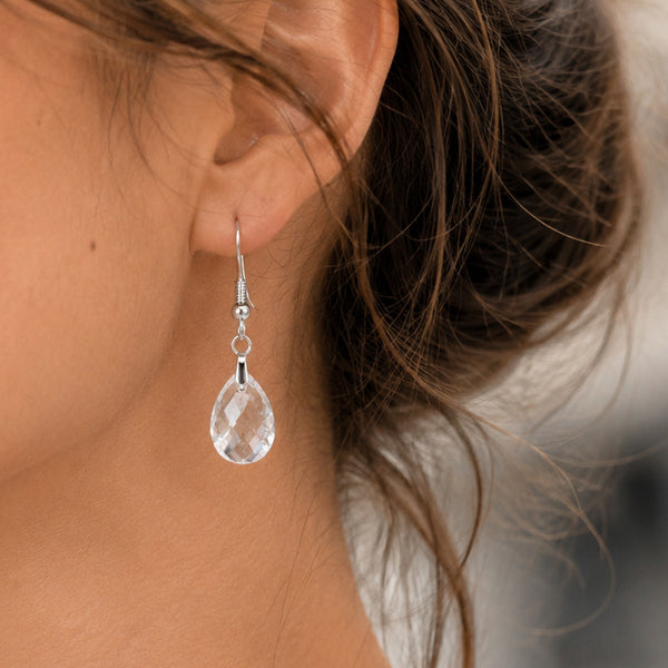 Boucles d'oreilles pendantes femme en acier argenté avec pierre cristal de roche en goutte