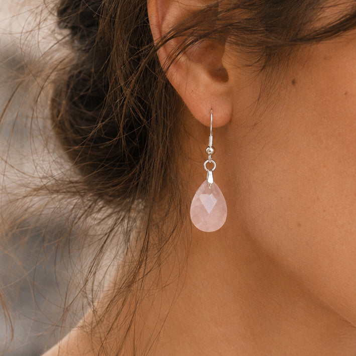 Boucles d'oreilles pendantes femme en acier argenté avec pierre quartz rose en goutte