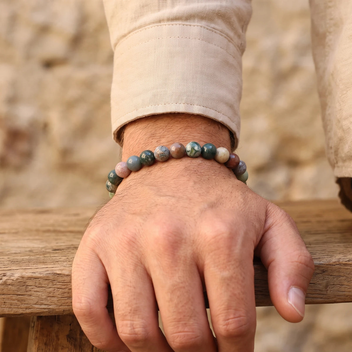 Bracelet agate indienne homme en perles de 8 mm vertes et rouille, pierre naturelle au poignet