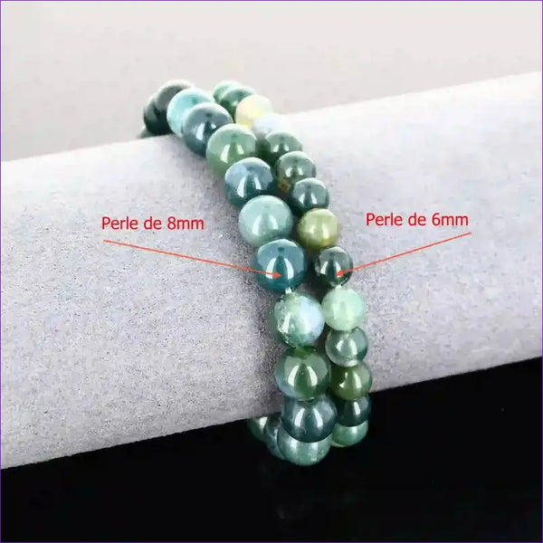 Détail inclusions vertes type "mousse" du bracelet pierre naturelle Agate Mousse véritable. Qualité lithothérapie pour abondance et équilibre.