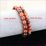 Bracelet de lithothérapie en Agate Rubanée véritable porté, bijou pierre naturelle pour équilibre émotionnel et concentration.