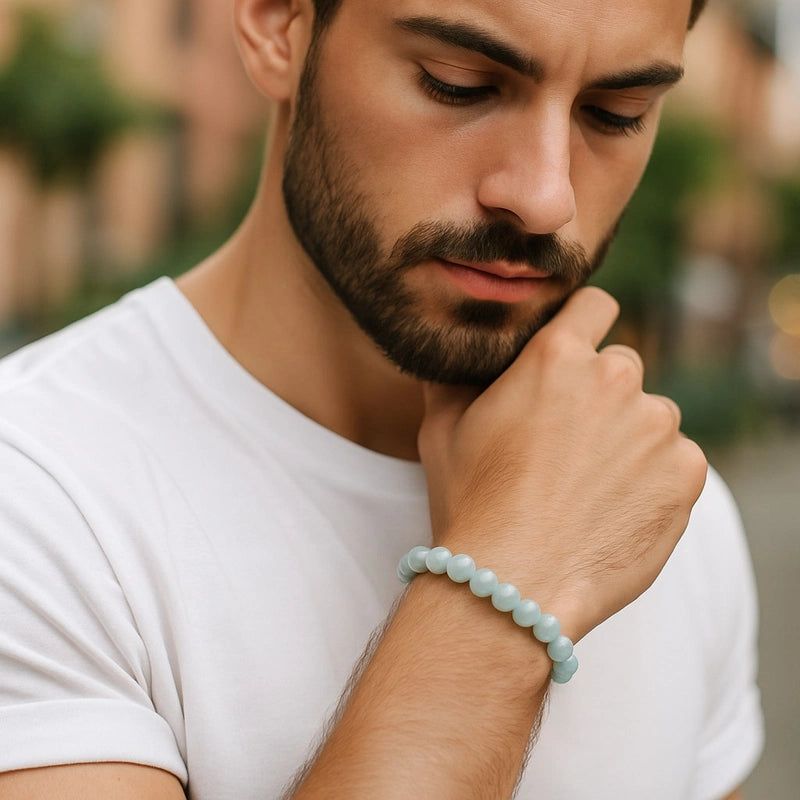 bracelet aigue-marine homme perles 8 mm porté au poignet