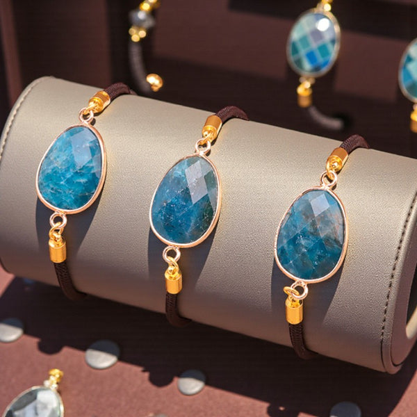 Bracelet Apatite bleue ÉCLIPSE® avec pierre naturelle ovale facettée sur cordon réglable