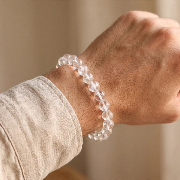 Bracelet cristal de roche homme en perles de 8 mm, quartz naturel transparent au poignet, idée cadeau