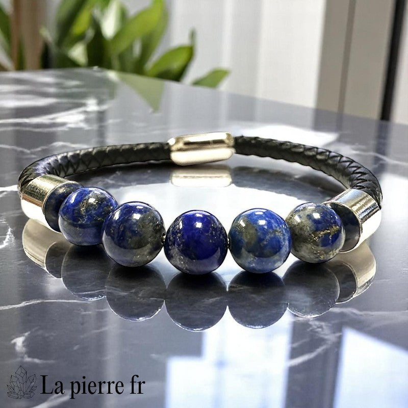 Bracelet homme cuir simple rang La Pierre Fr avec 5 perles Lapis Lazuli 8mm bleu roi doré, fermoir acier, symbole de sagesse.
