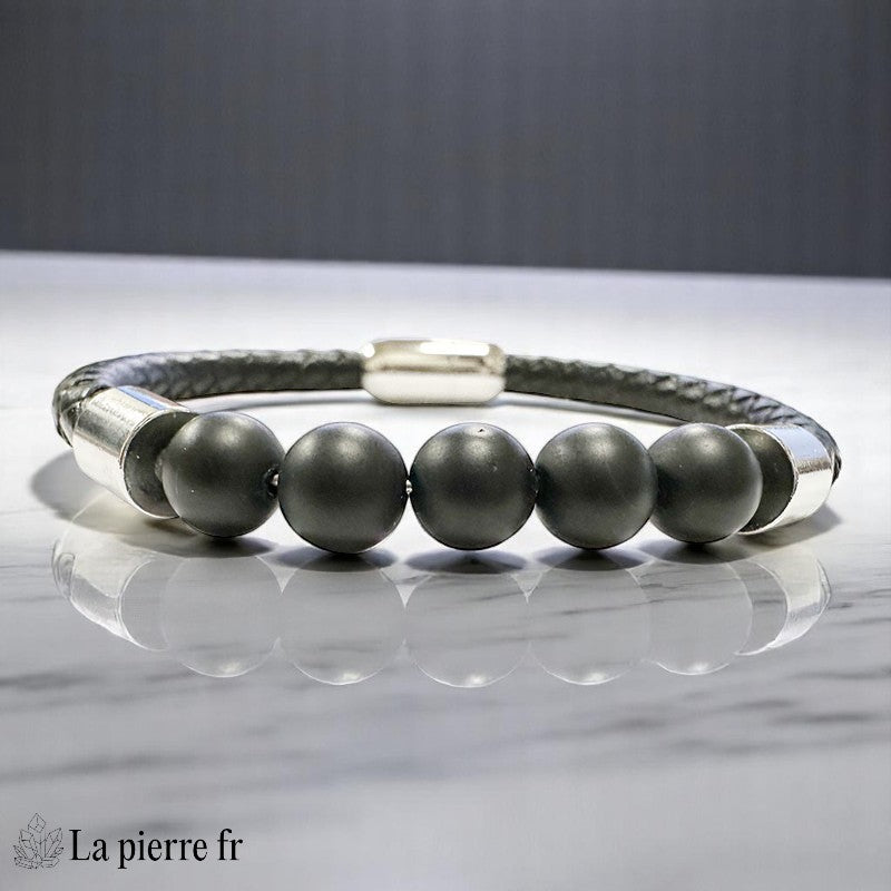 Bracelet homme cuir simple rang La Pierre Fr avec 5 perles Onyx Noir 8mm, fermoir acier, symbole de force et protection.