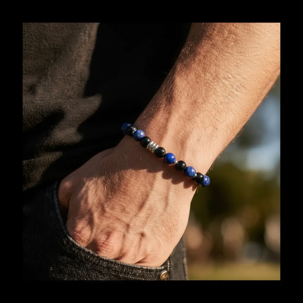 Détail bracelet Lapis Lazuli & Onyx noir, acier inox 304, bijou lithothérapie pour confiance et protection