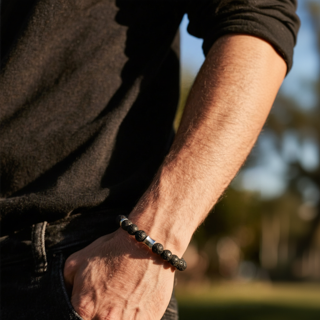 Bracelet homme en perles de pierre de lave et onyx noir, style masculin et minéral