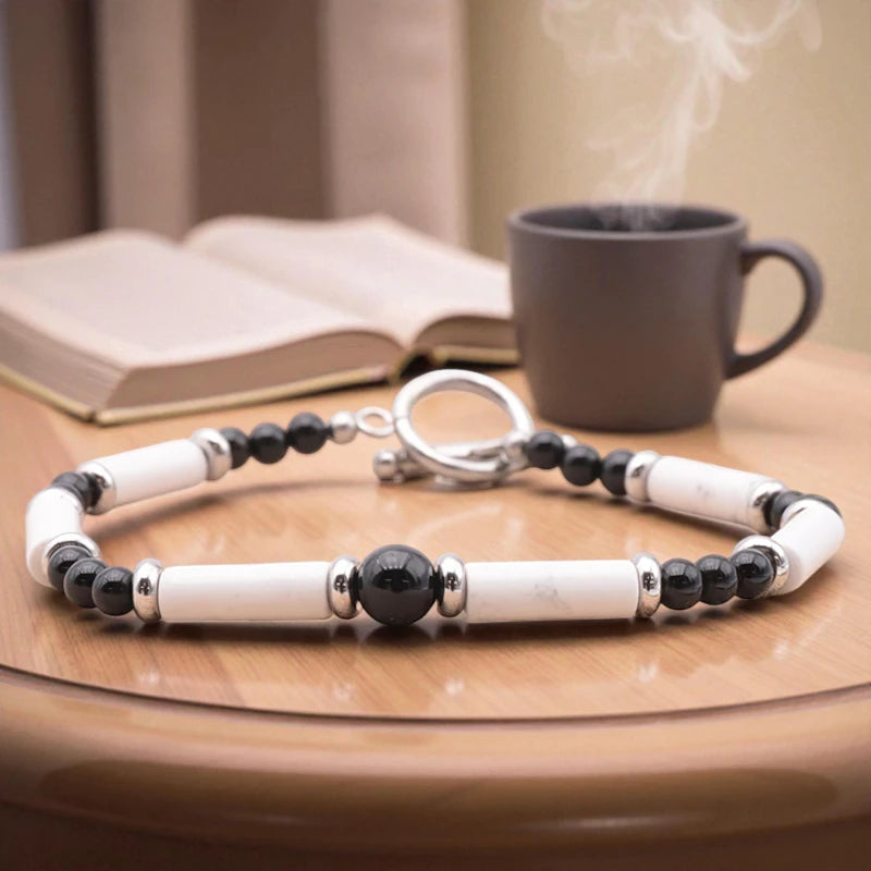 Bracelet homme en pierres fines Howlite blanche & Onyx noir, lithothérapie, 18 cm, perles 5 mm