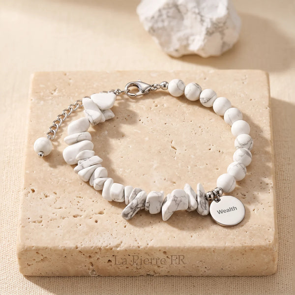 Bracelet howlite blanche, éclats baroques et perles de 6 mm sur chaîne argentée