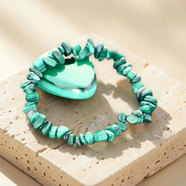 Bracelet malachite de protection en pépites vertes zébrées et pierre roulée de malachite polie