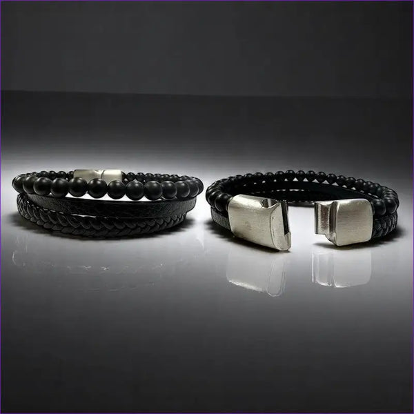 Bracelet homme multi-rangs La Pierre Fr avec cuir et perles Onyx Noir 6mm, fermoir acier, design moderne et protecteur.
