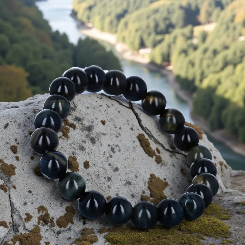 Bracelet pierre naturelle en Œil de Faucon, bijou de lithothérapie bleu gris pour la vision claire et la concentration. Bracelet sur mesure pour femme et homme – La Pierre FR.