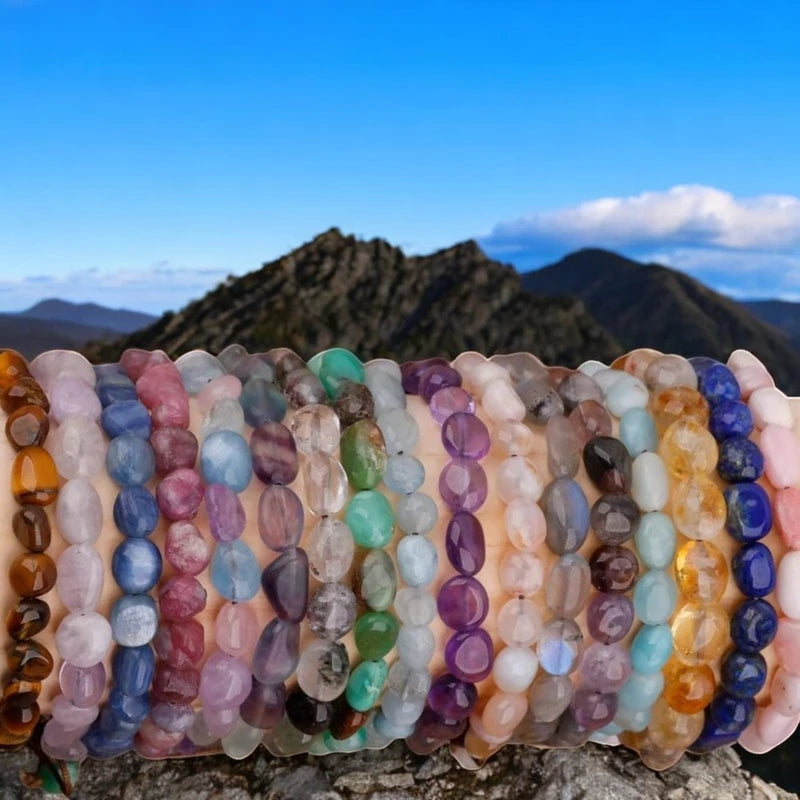 Bracelet confortable en pierres roulées naturelles, alliant douceur et énergie lithothérapeutique.
