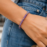 Bracelet Améthyste Femme ORÉLIA®, Perles Violettes 4 mm et Chaîne Dorée