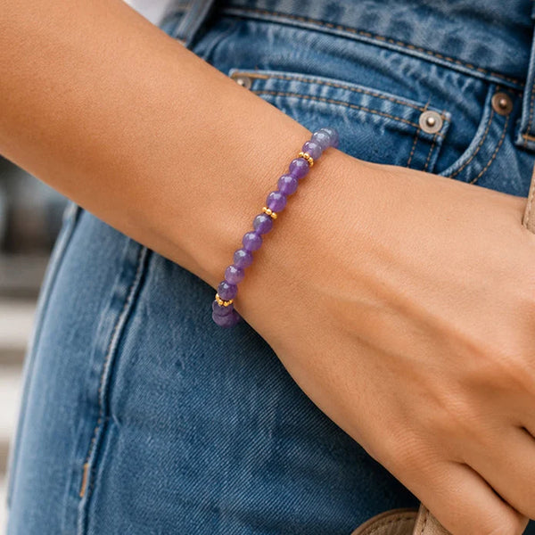 Bracelet améthyste femme ORÉLIA® porté au poignet