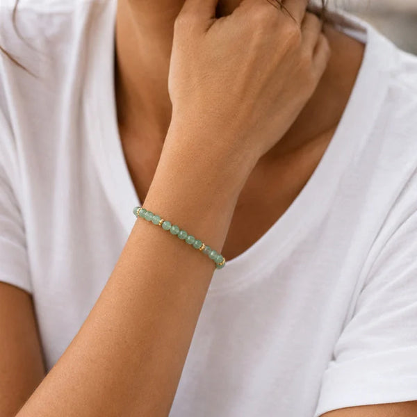 Bracelet aventurine verte femme ORÉLIA® porté au poignet
