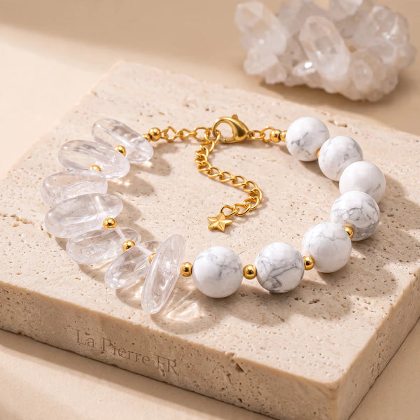 Bracelet howlite blanche et cristal de roche sur chaîne dorée réglable, pierre blanche naturelle