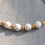 Bracelet Howlite ALTÉA®, Pierre Blanche sur Cordon Coulissant Beige et Doré