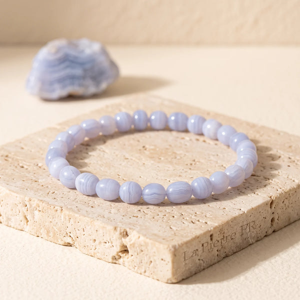 Bracelet calcédoine bleue, pierres roulées bleu pâle veinées de blanc, bijou en pierre naturelle