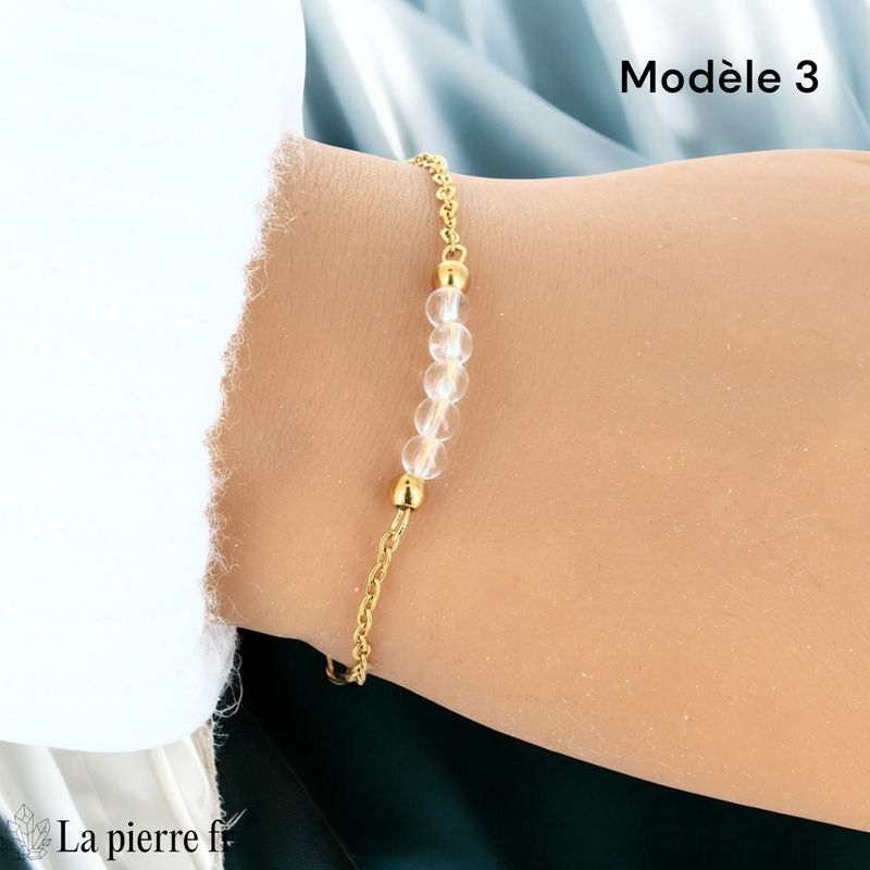 Bracelet cristal de roche modèle cinq perles de 4 mm sur chaîne fine dorée