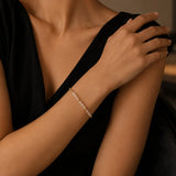 Bracelet Pierre de Lune Rose FILÉA®, Chaîne Fine Dorée et Perles Facettées