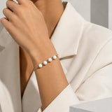 Bracelet Howlite ALTÉA®, Pierre Blanche sur Cordon Coulissant Beige et Doré