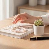 Bracelet perles plates en Jade blanc DISQUE®, acier doré