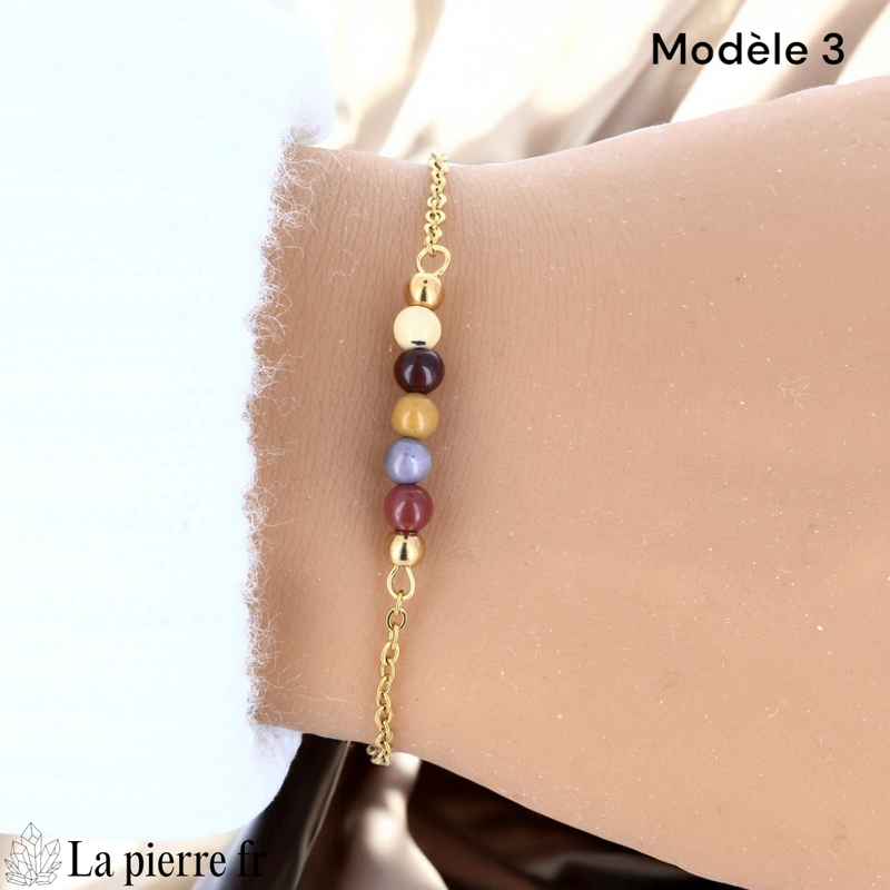 Bracelet jaspe mokaïte modèle cinq perles de 4 mm sur chaîne fine dorée