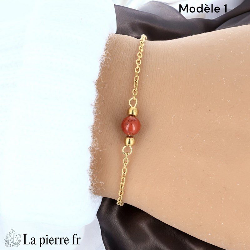 Bracelet jaspe rouge modèle une perle de 6 mm sur chaîne fine dorée