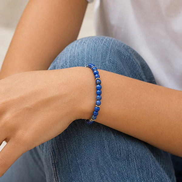 Bracelet lapis lazuli femme ORÉLIA® porté au poignet
