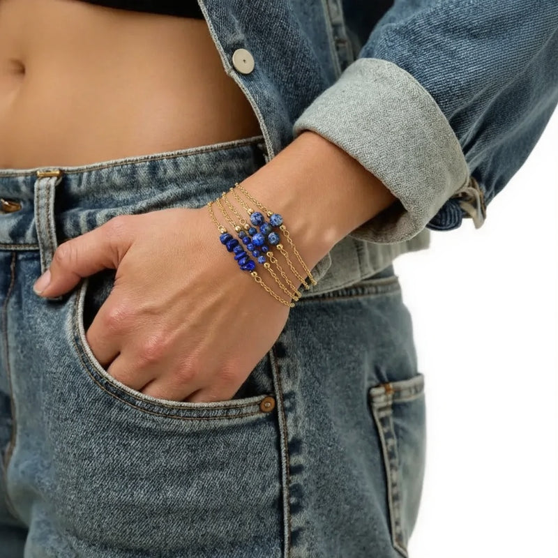 Bracelet en lapis-lazuli et chaîne dorée, vue d'ensemble