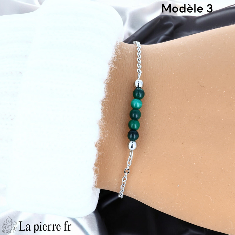 Bracelet malachite modèle cinq perles de 4 mm sur chaîne fine argentée
