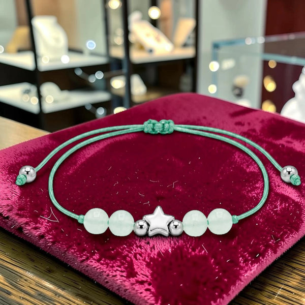Bracelet pierre naturelle aventurine verte ÉTOILE®, perles 6 mm sur cordon vert coulissant et étoile argentée