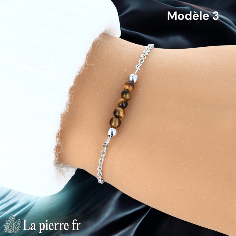 Bracelet œil de tigre modèle cinq perles de 4 mm sur chaîne fine argentée
