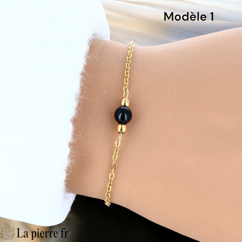 Bracelet onyx noir modèle une perle de 6 mm sur chaîne fine dorée