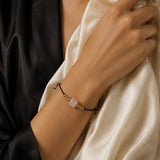 Bracelet cordon doré en Quartz rose CUBE®, pierre cube 8 mm
