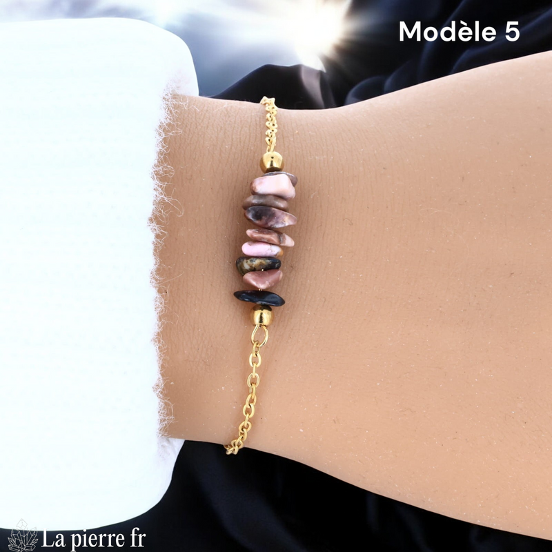 Bracelet rhodonite brute d'environ 2 cm sur chaîne dorée