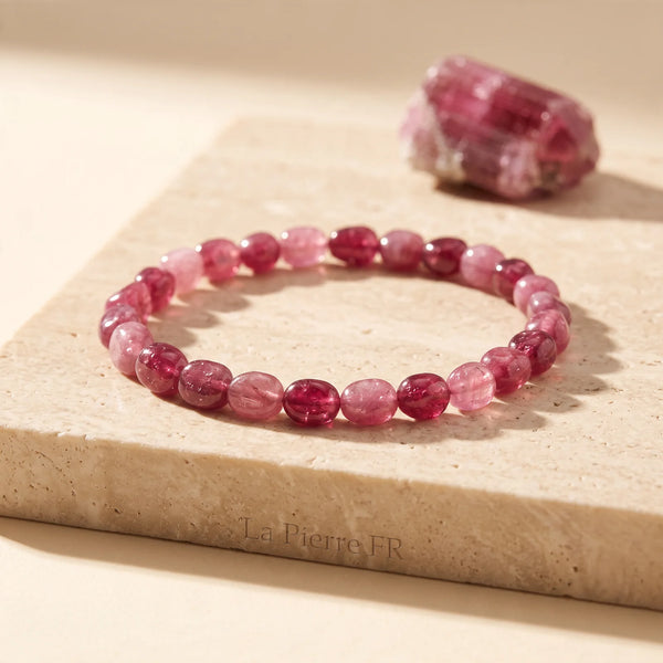 Bracelet en tourmaline rose (rubellite), pierres roulées roses et framboise sur élastique