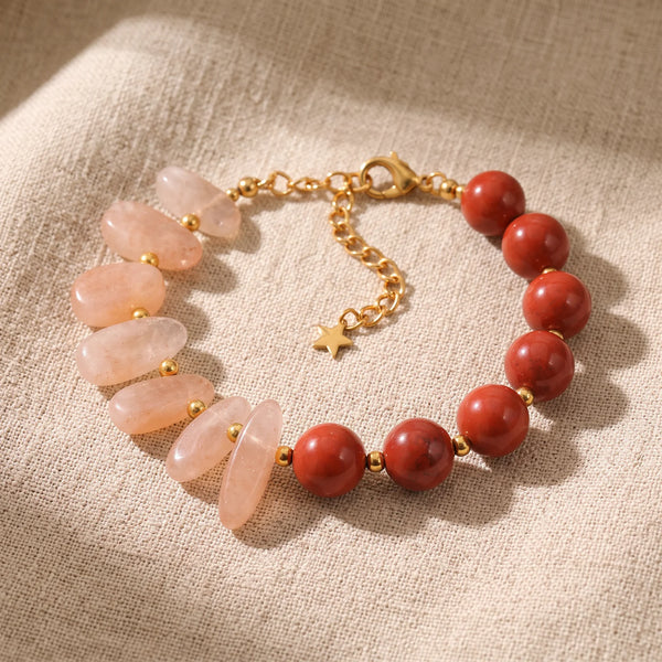Bracelet pierre naturelle rouge DUALIA® en pierre de lune rose et jaspe rouge, chaîne dorée réglable